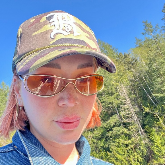 Meet your Posher, Gabby - Picture 1 of 1